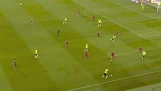 必一运动-首唱国歌献助攻 伊布回归瑞典队首战即“一枝独秀”