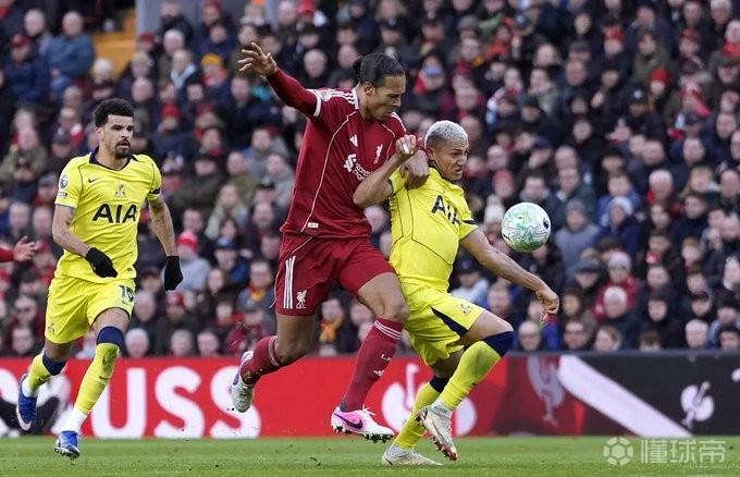 必一运动官方网站-天空：如今的利物浦完全无法掌控比赛，锋线和后防问题都很大